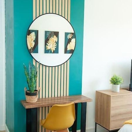 Appartement Proche Gare Routiere ฟูแฌร์ ภายนอก รูปภาพ