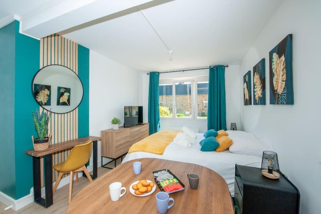 Appartement Proche Gare Routiere ฟูแฌร์ ภายนอก รูปภาพ