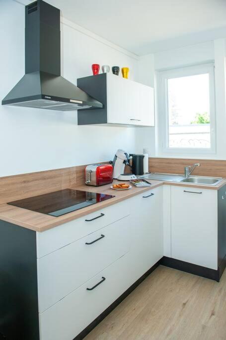 Appartement Proche Gare Routiere ฟูแฌร์ ภายนอก รูปภาพ