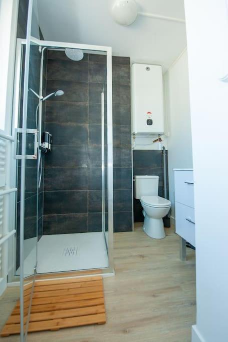 Appartement Proche Gare Routiere ฟูแฌร์ ภายนอก รูปภาพ
